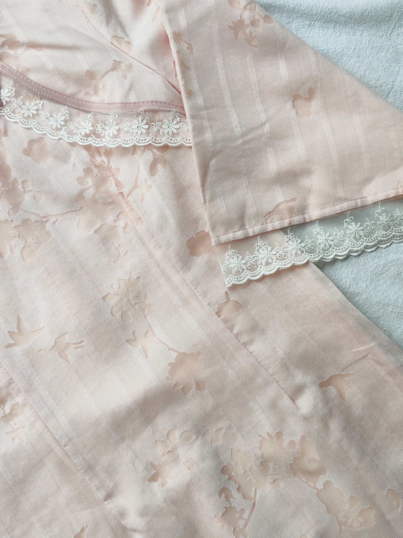 Pink Charm Lace Cheongsam粉黛蕾韵旗袍