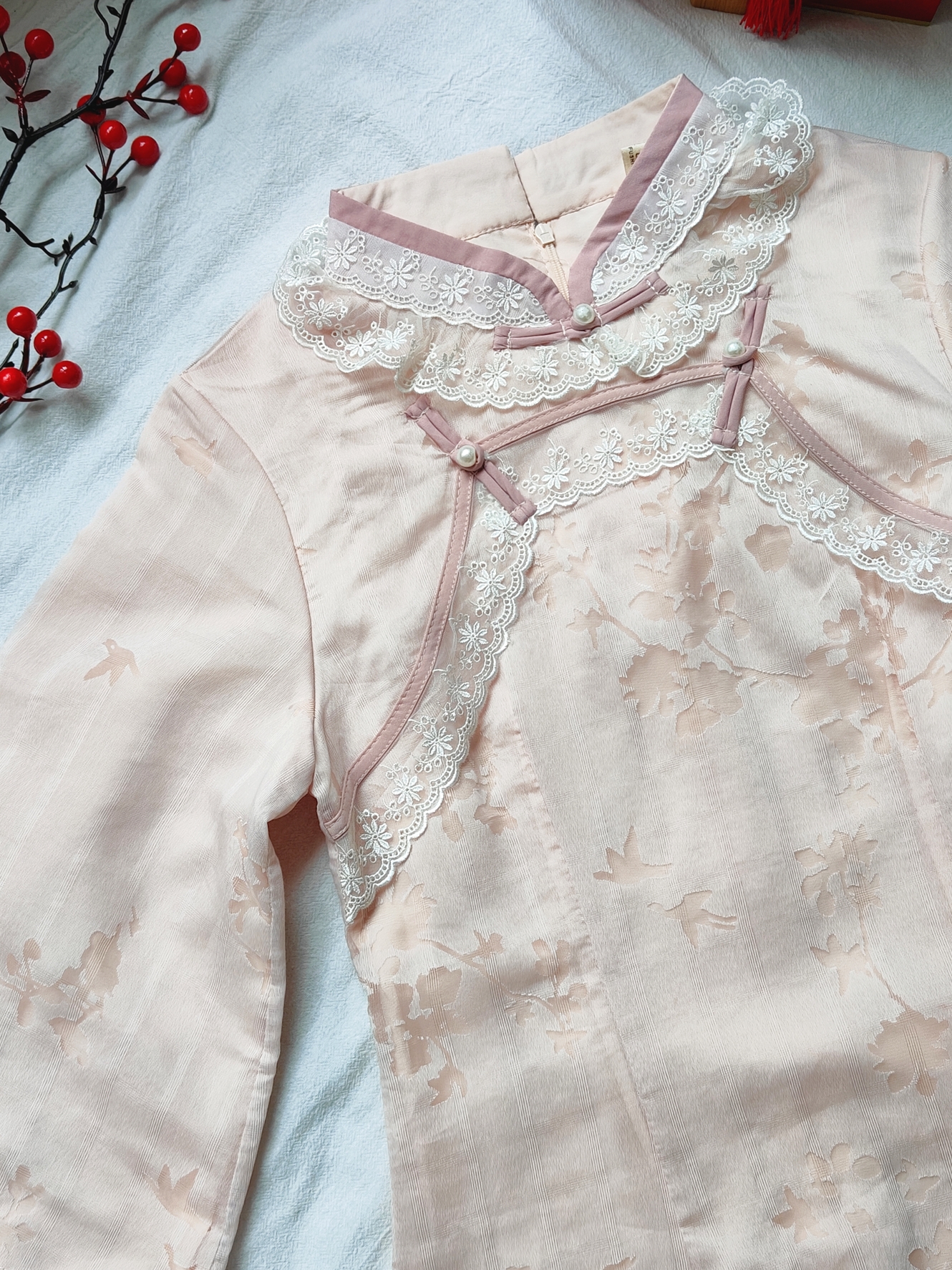 Pink Charm Lace Cheongsam粉黛蕾韵旗袍