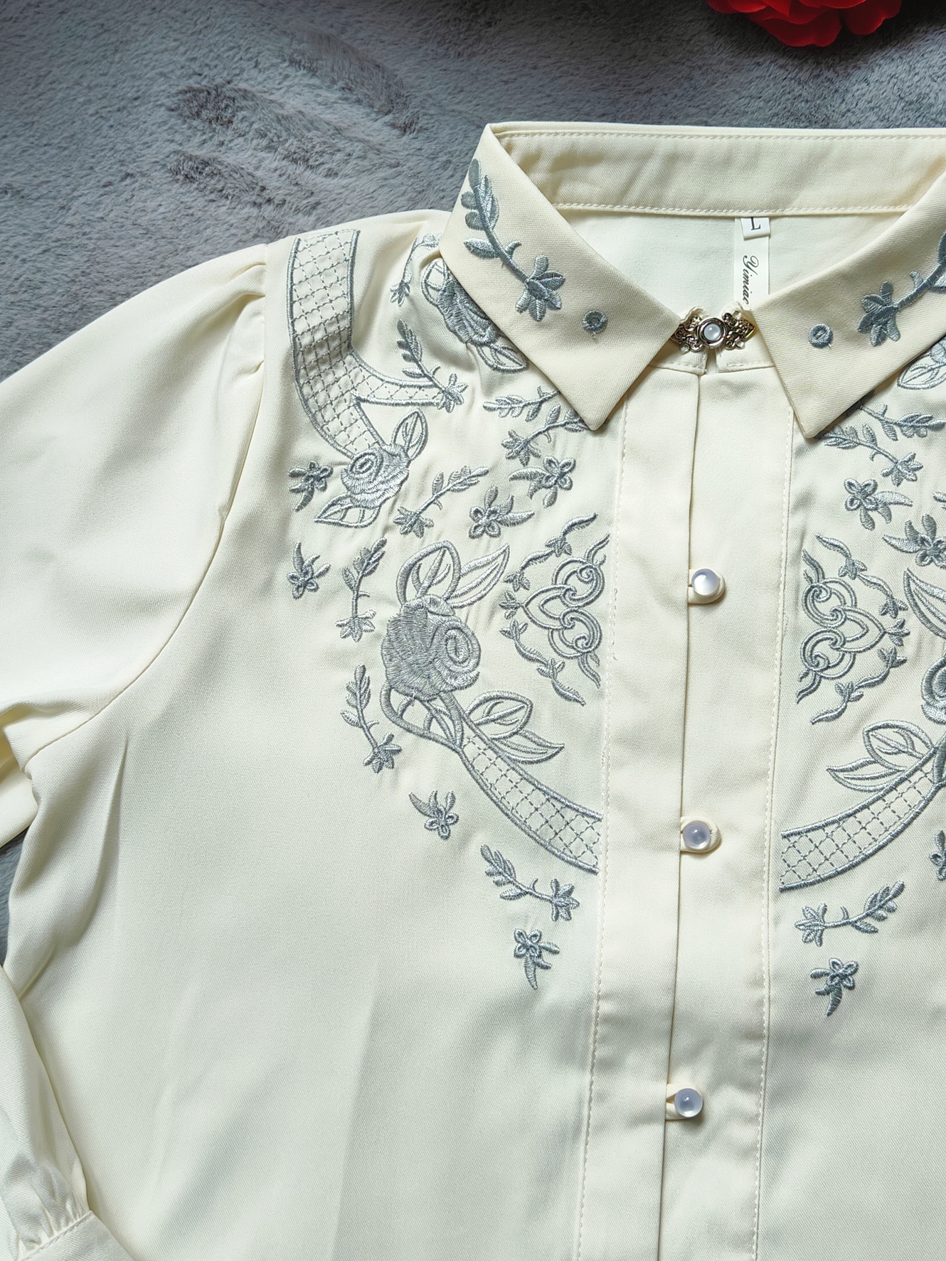 Classic Embroidery Long Sleeve Top 杏色绣花长袖衬衫