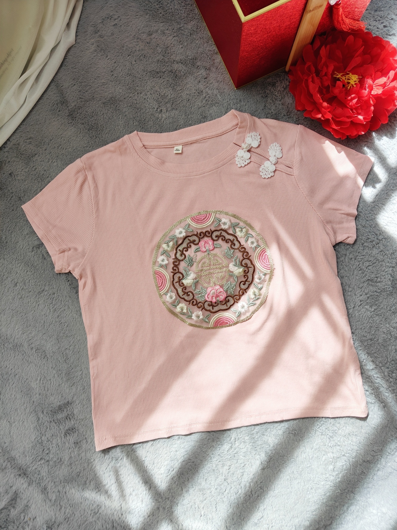 Embroidered Button Short Tee 刺绣斜盘扣短款t恤*3 Colors