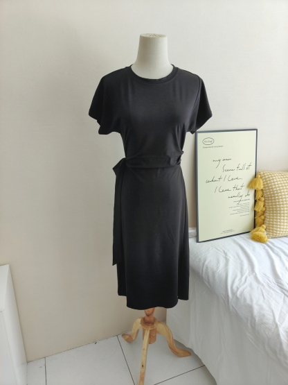 Classic Waist-Tie Dress 系带连衣裙