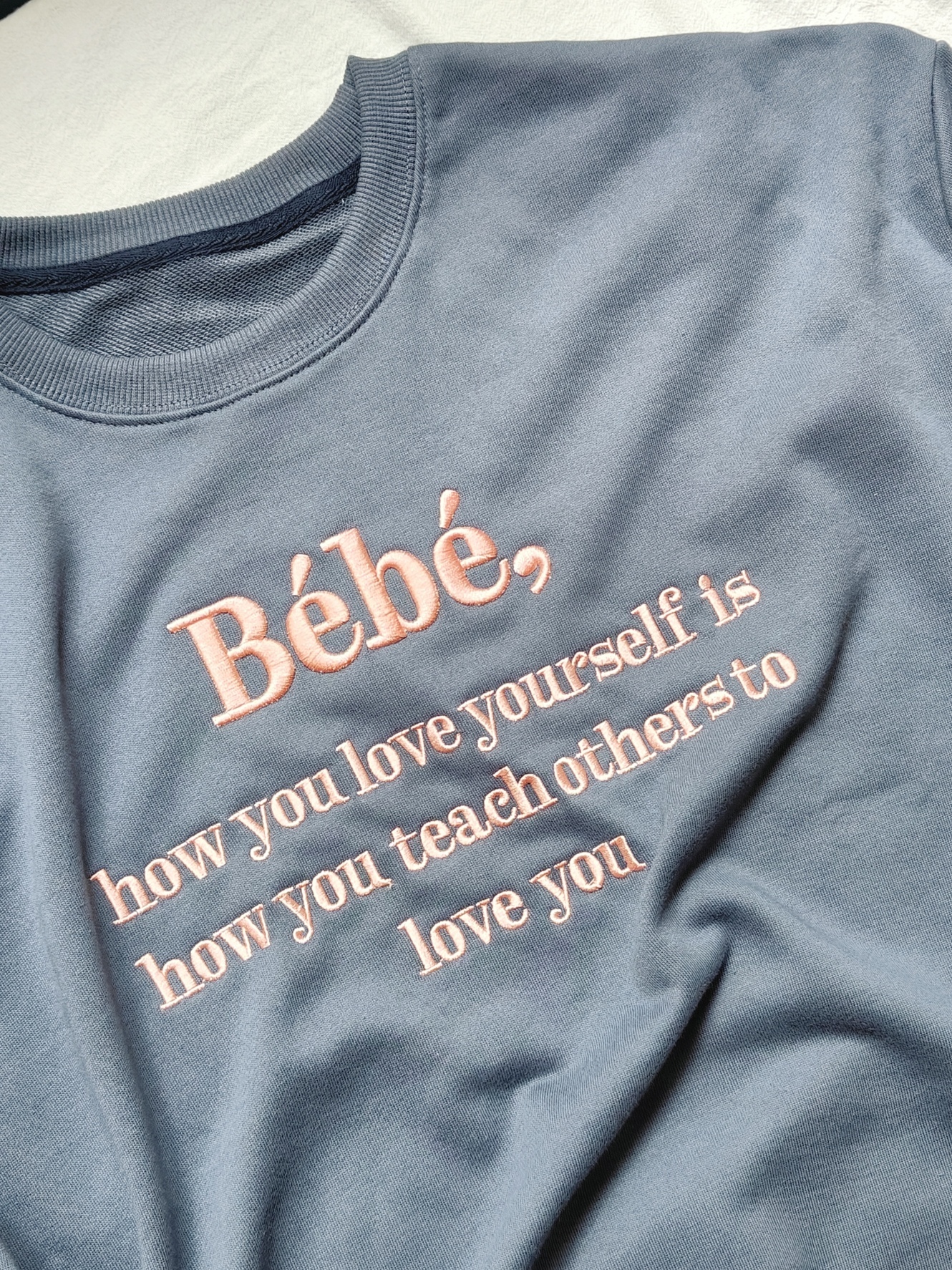 Macaron Bebe Embroidered Sweatshirt 马卡龙色Bebe刺绣宽松卫衣*2Colors