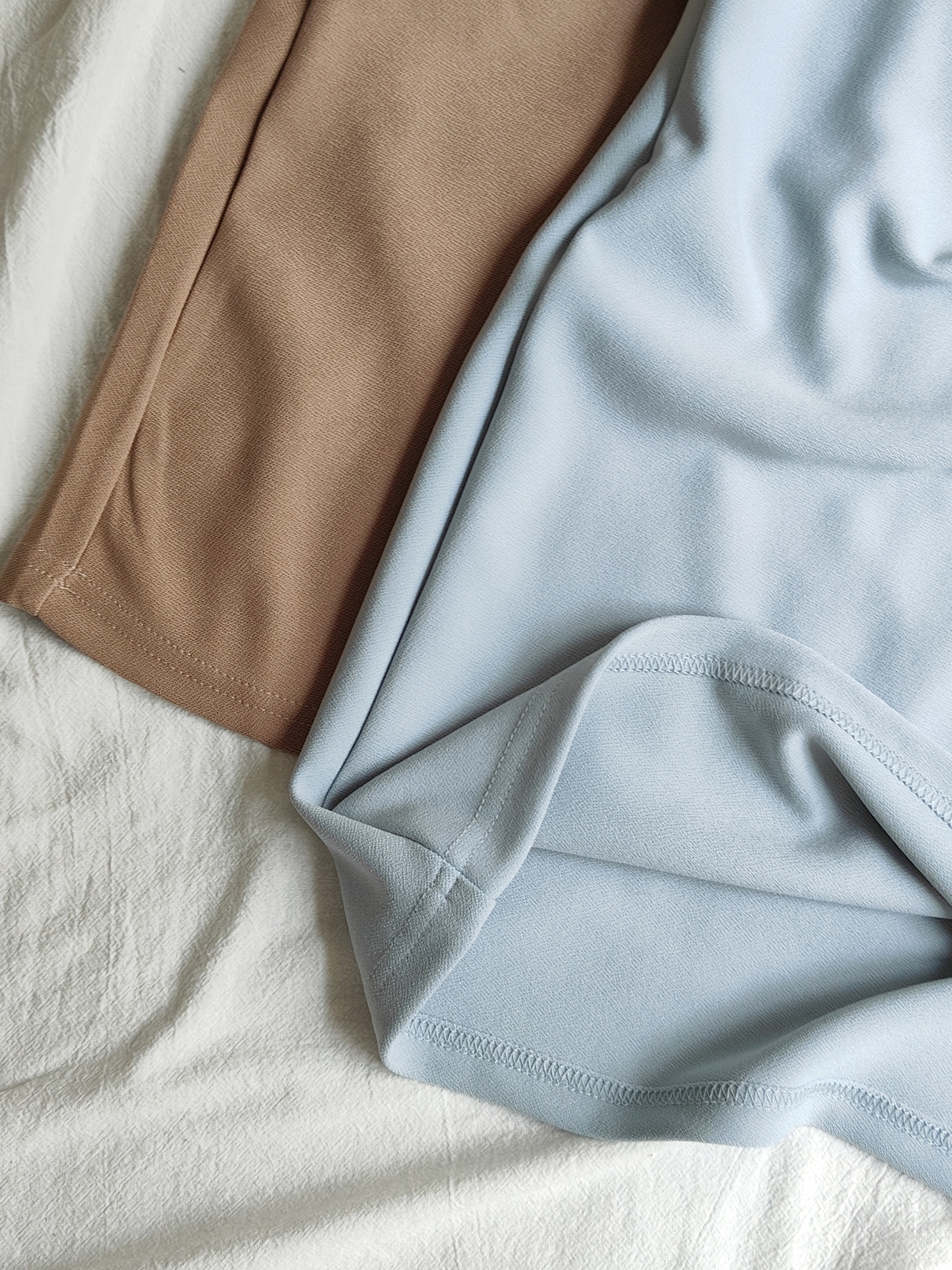 Sleek Off-Shoulder Dress 斜肩露背连衣裙*2 Colors