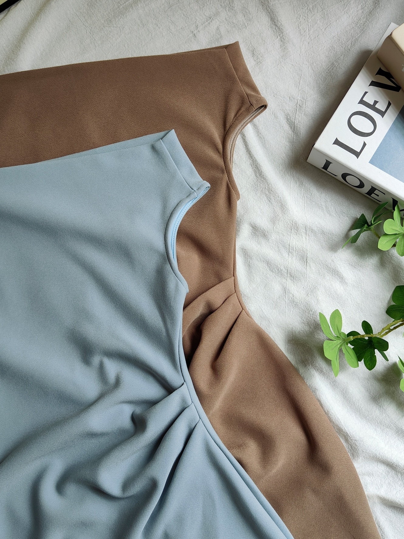 Sleek Off-Shoulder Dress 斜肩露背连衣裙*2 Colors