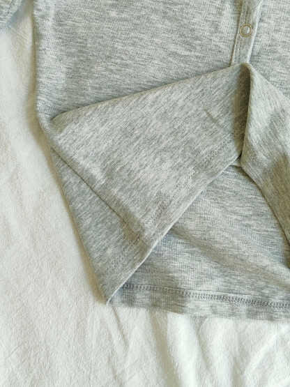  Casual Buttoned Short Tee 纽扣短款百搭T恤* 3 Colors