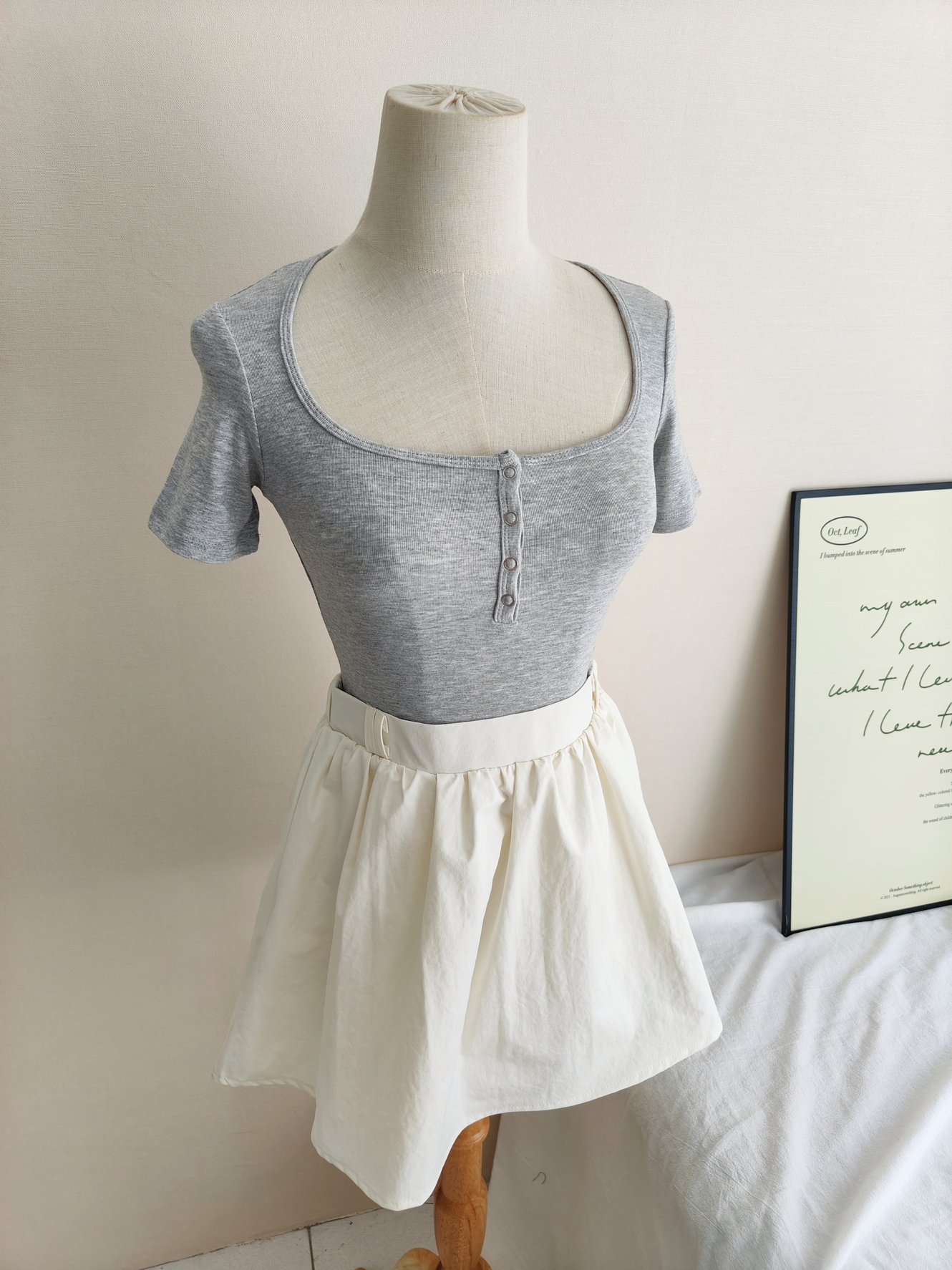  Casual Buttoned Short Tee 纽扣短款百搭T恤* 3 Colors