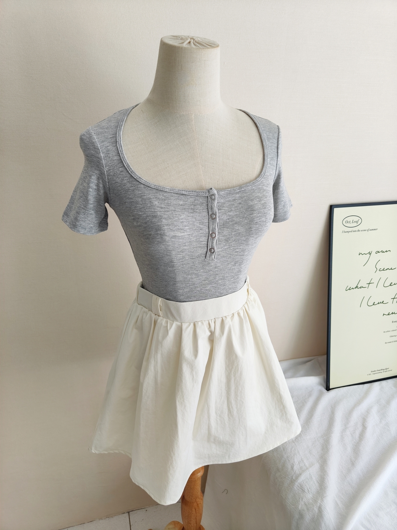  Casual Buttoned Short Tee 纽扣短款百搭T恤* 3 Colors