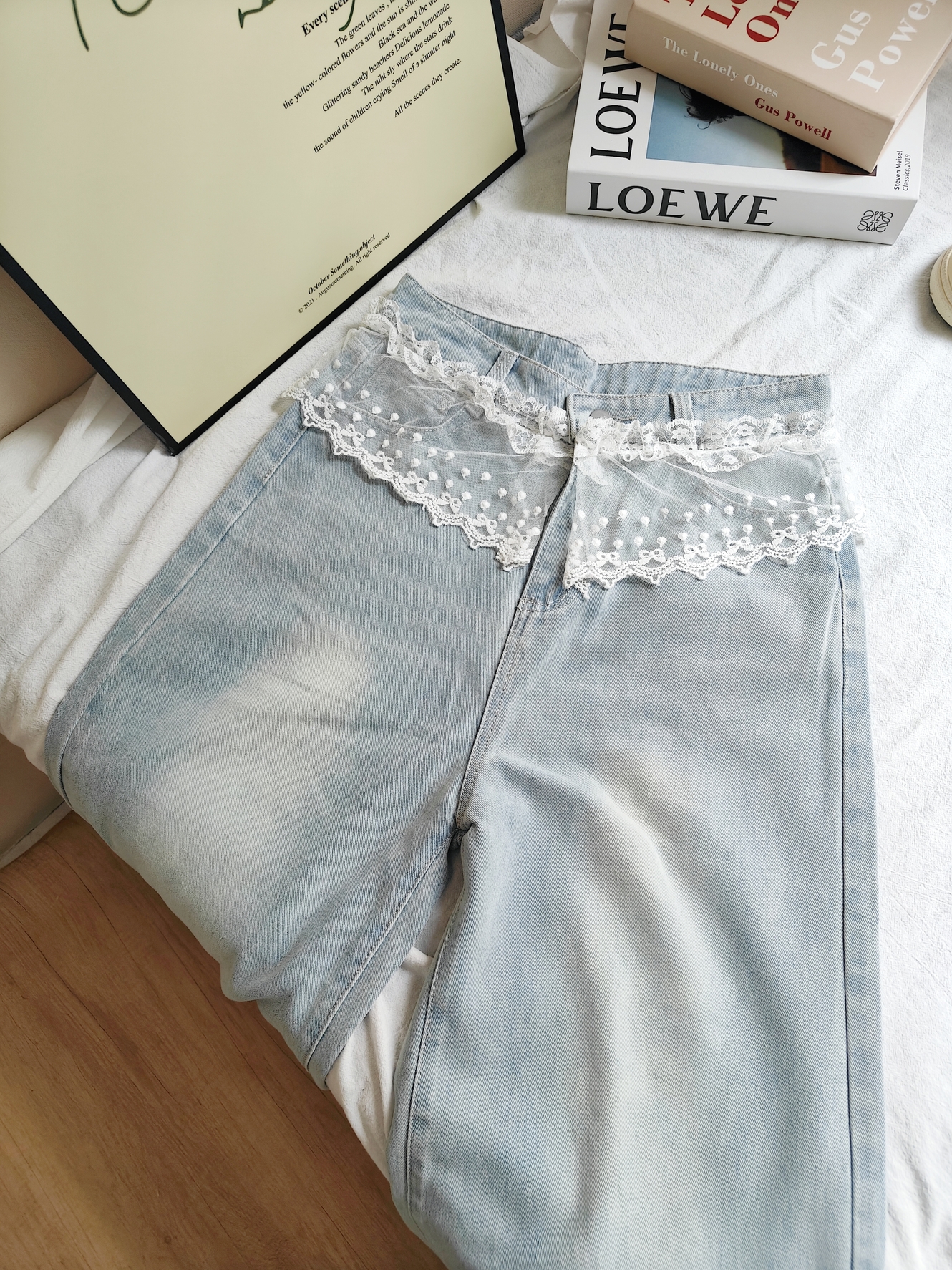 Vintage Lace Straight-Leg Jeans 闲蕾丝拼接水洗直筒牛仔裤