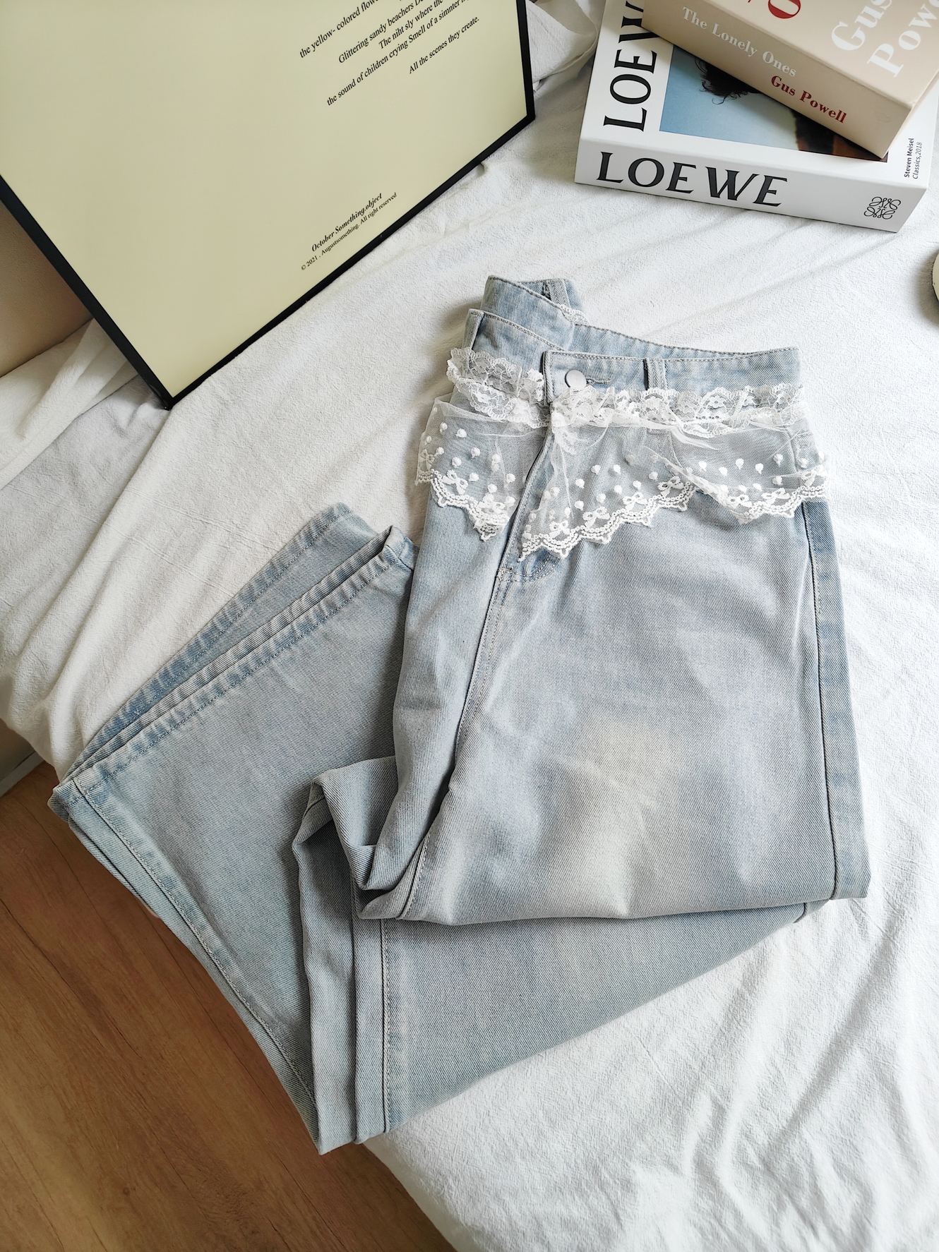 Vintage Lace Straight-Leg Jeans 闲蕾丝拼接水洗直筒牛仔裤