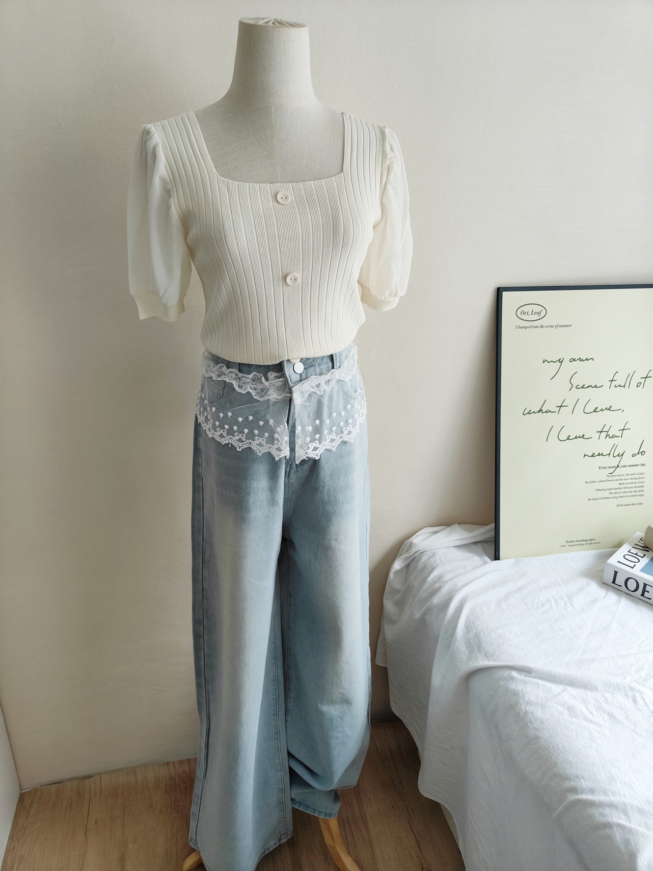 Vintage Lace Straight-Leg Jeans 闲蕾丝拼接水洗直筒牛仔裤