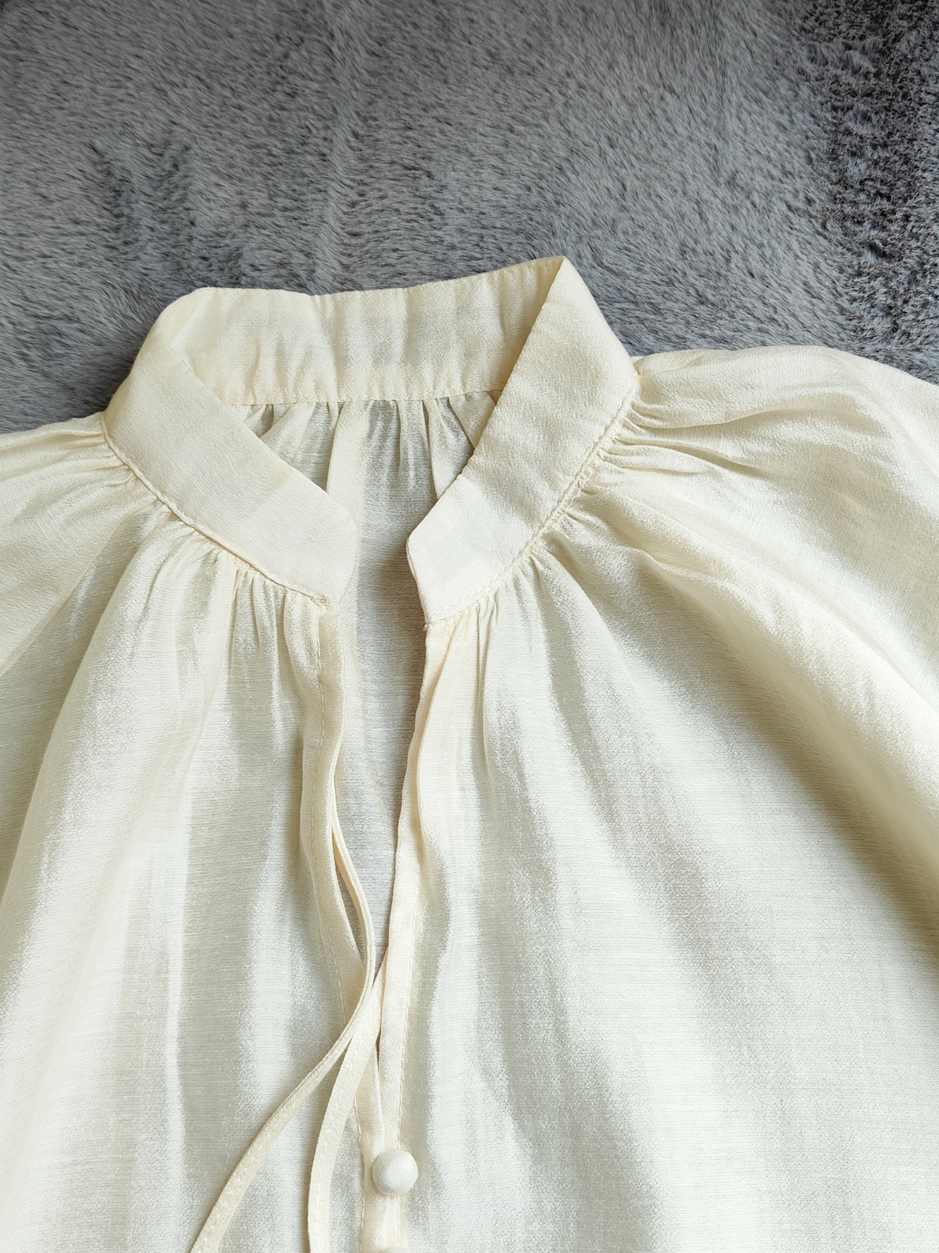 Senna V-Tie Blouse 仙气飘带V领衬衫