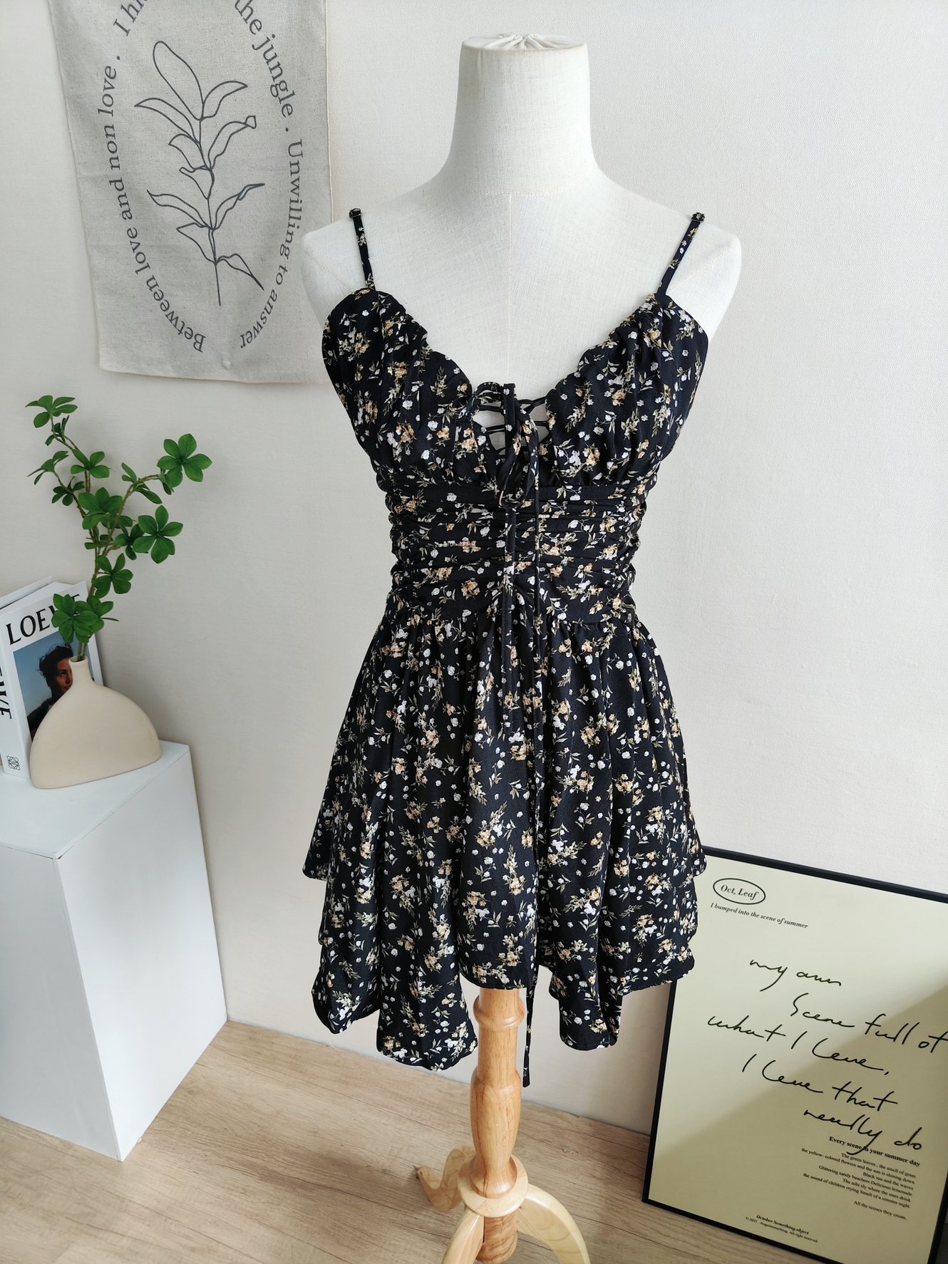 Dark Romance Floral Dress 黑色碎花连衣裙