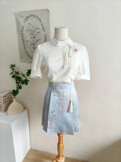  Beige Two-Piece Set 提花立领上衣