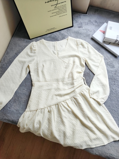 Soft Bloom One-Piece Dress 甜美温柔风连身裙*2 Colors