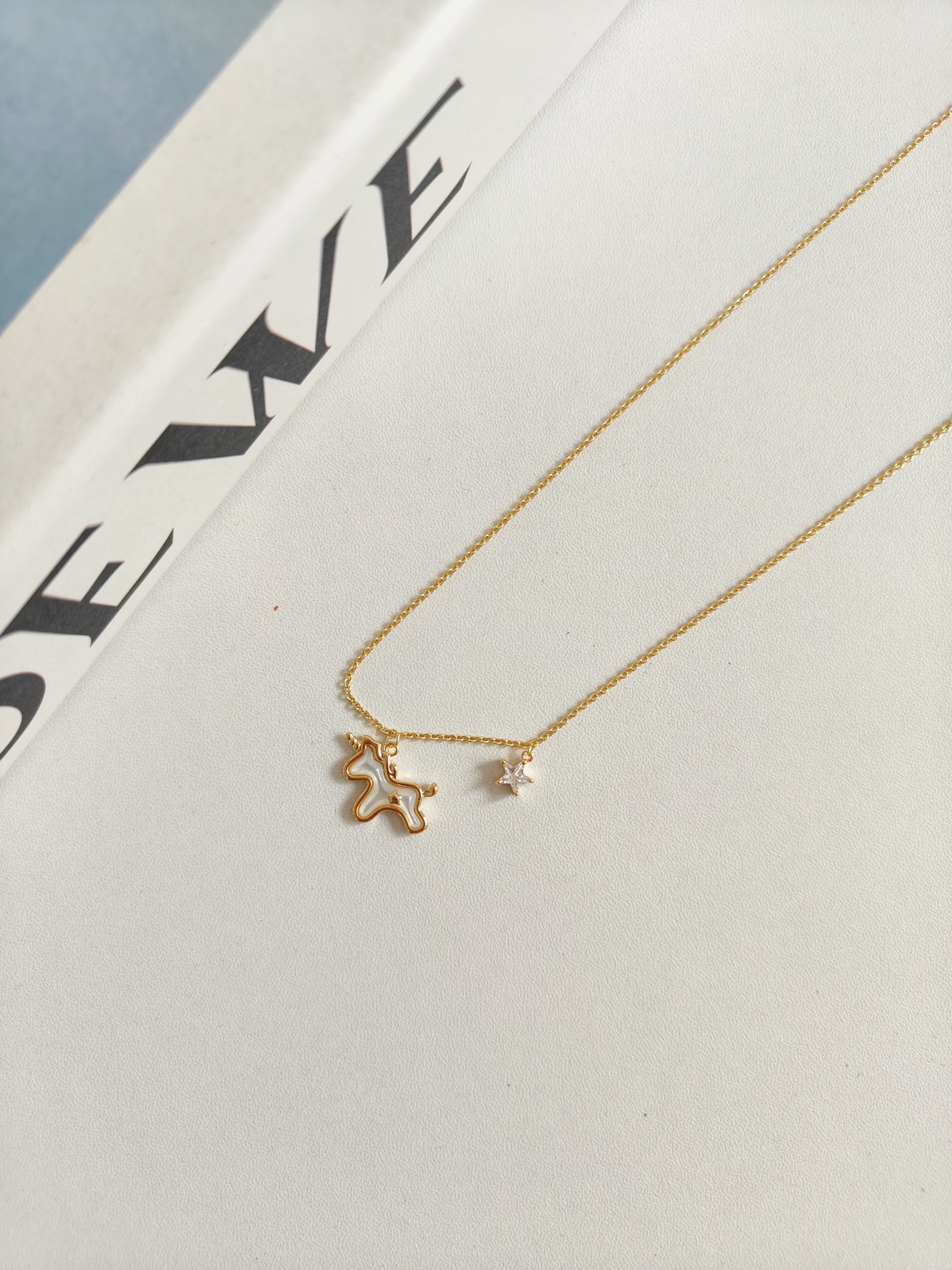 Lucky Horse Shell Collarbone Necklace 马年天然贝壳锁骨链