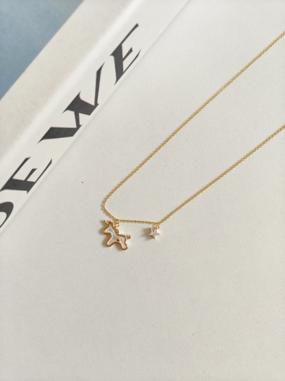 Lucky Horse Shell Collarbone Necklace 马年天然贝壳锁骨链