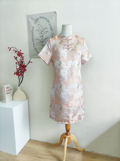 Pink Floral Cheongsam 粉色印花宽松遮肉旗袍* Size L