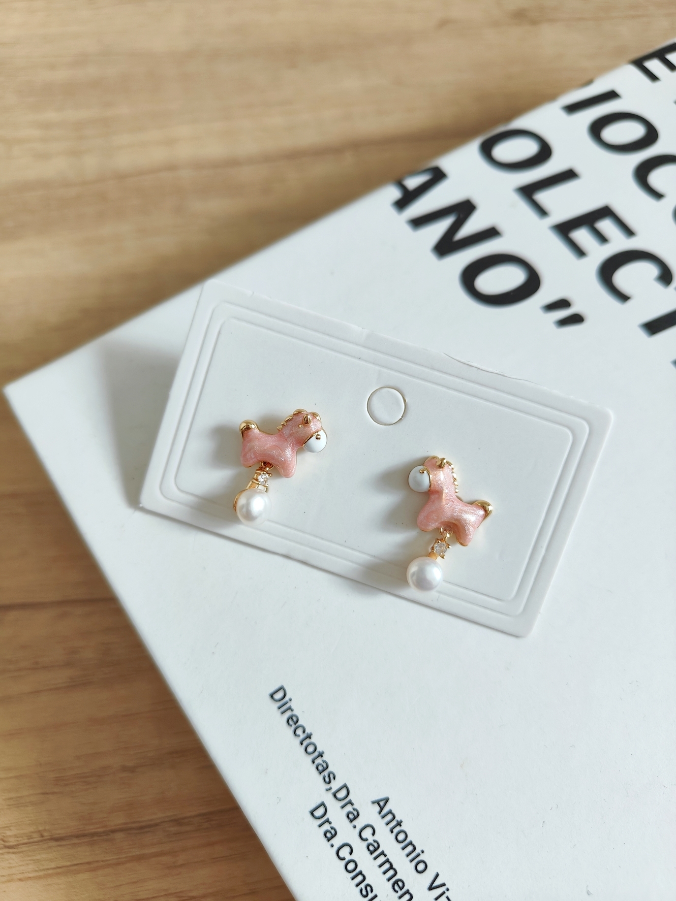 Pink Pony Pearl Earrings 粉色小马珍珠耳环