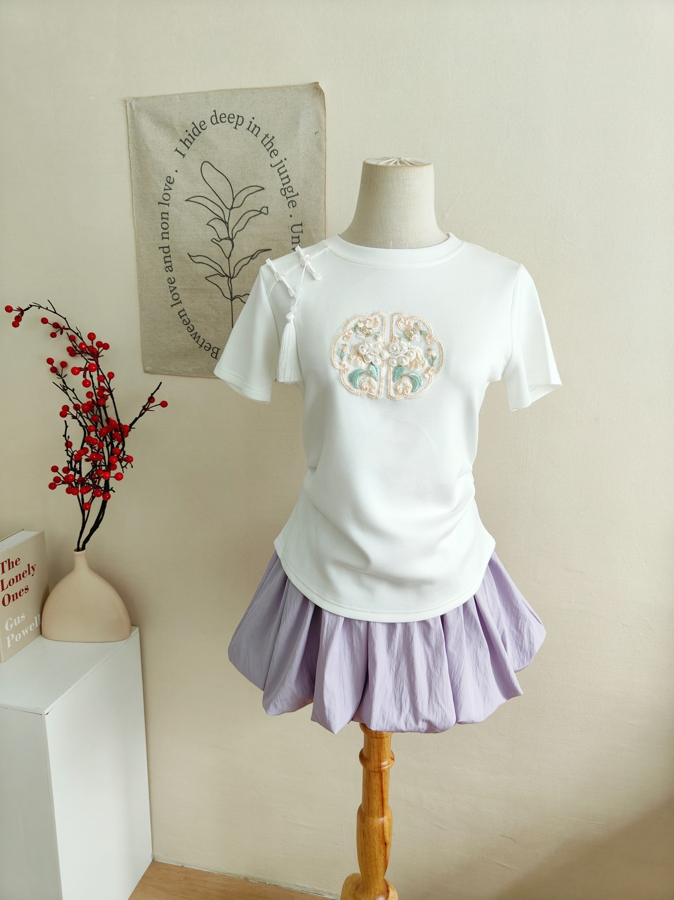 Embroidered Tassel Embroidered Tassel 刺绣流苏收腰T恤*2 Colors