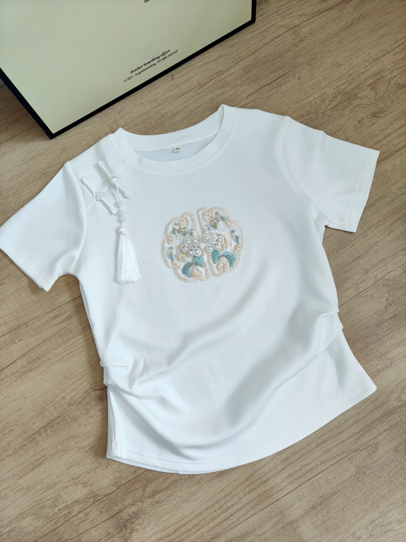 Embroidered Tassel Embroidered Tassel 刺绣流苏收腰T恤*2 Colors