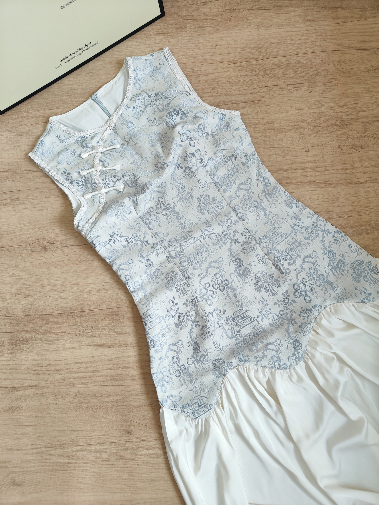 Qingelle New Chinese Elegant Panel Dress 名门大小姐 ✦绝美！ 新中式拼接设计连身裙*2 Colors