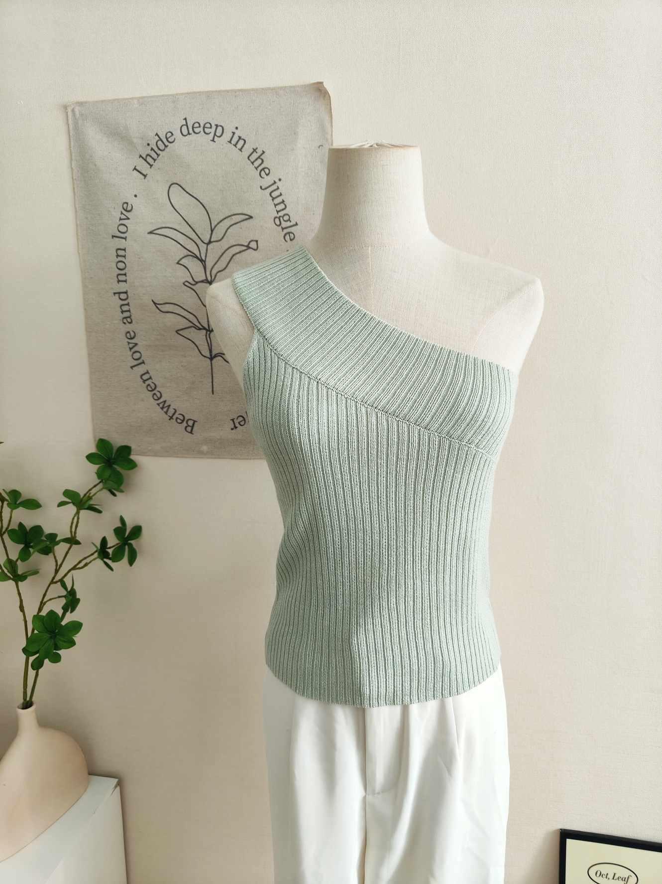 Spicy Girl Off-Shoulder Stretch Knit Tank Top 辣妹斜肩弹力针织背心* 9 Colors