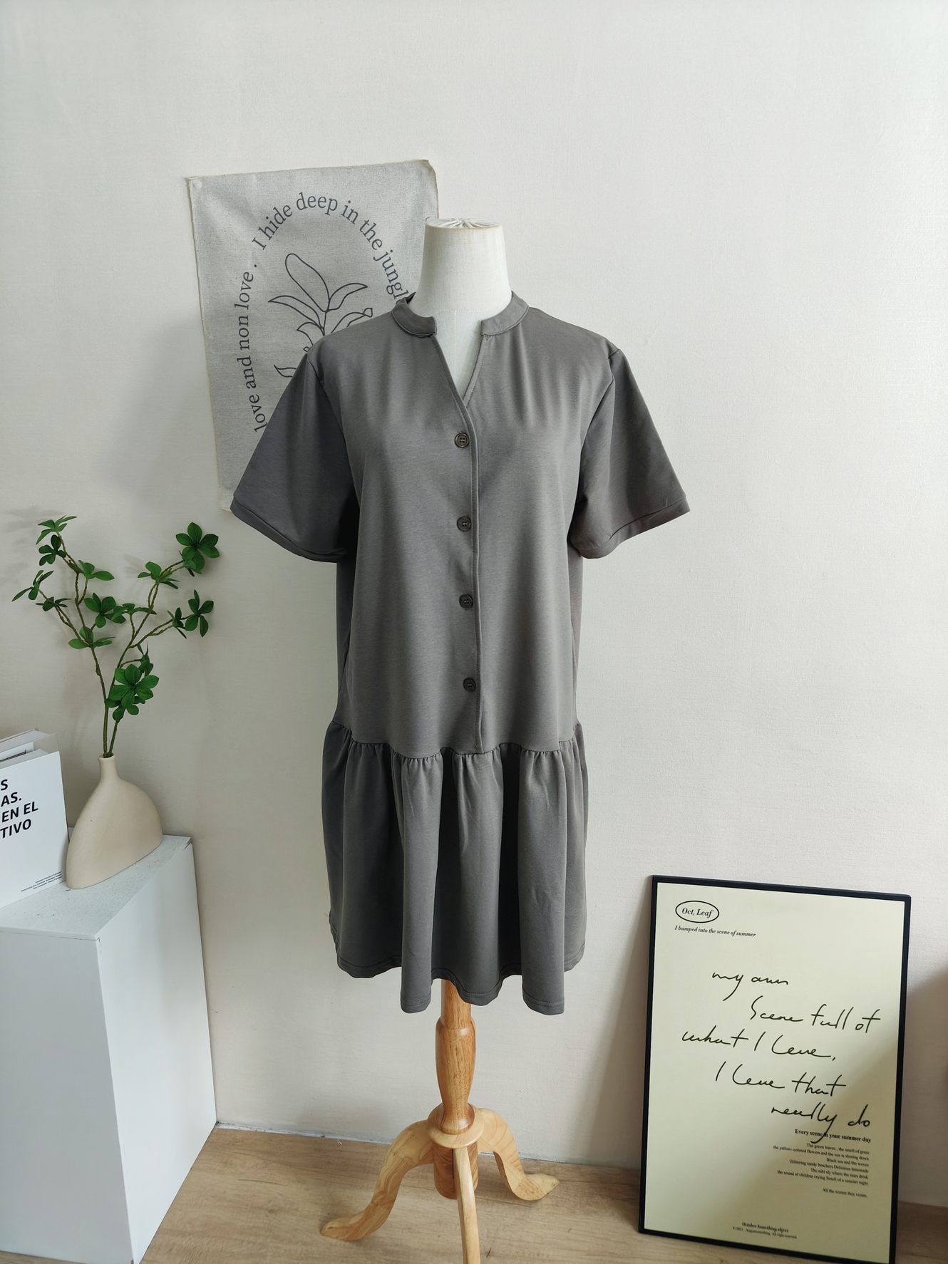 Button Front Ruffle Hem Dress 温柔系V领排扣连衣裙* 4 Colors