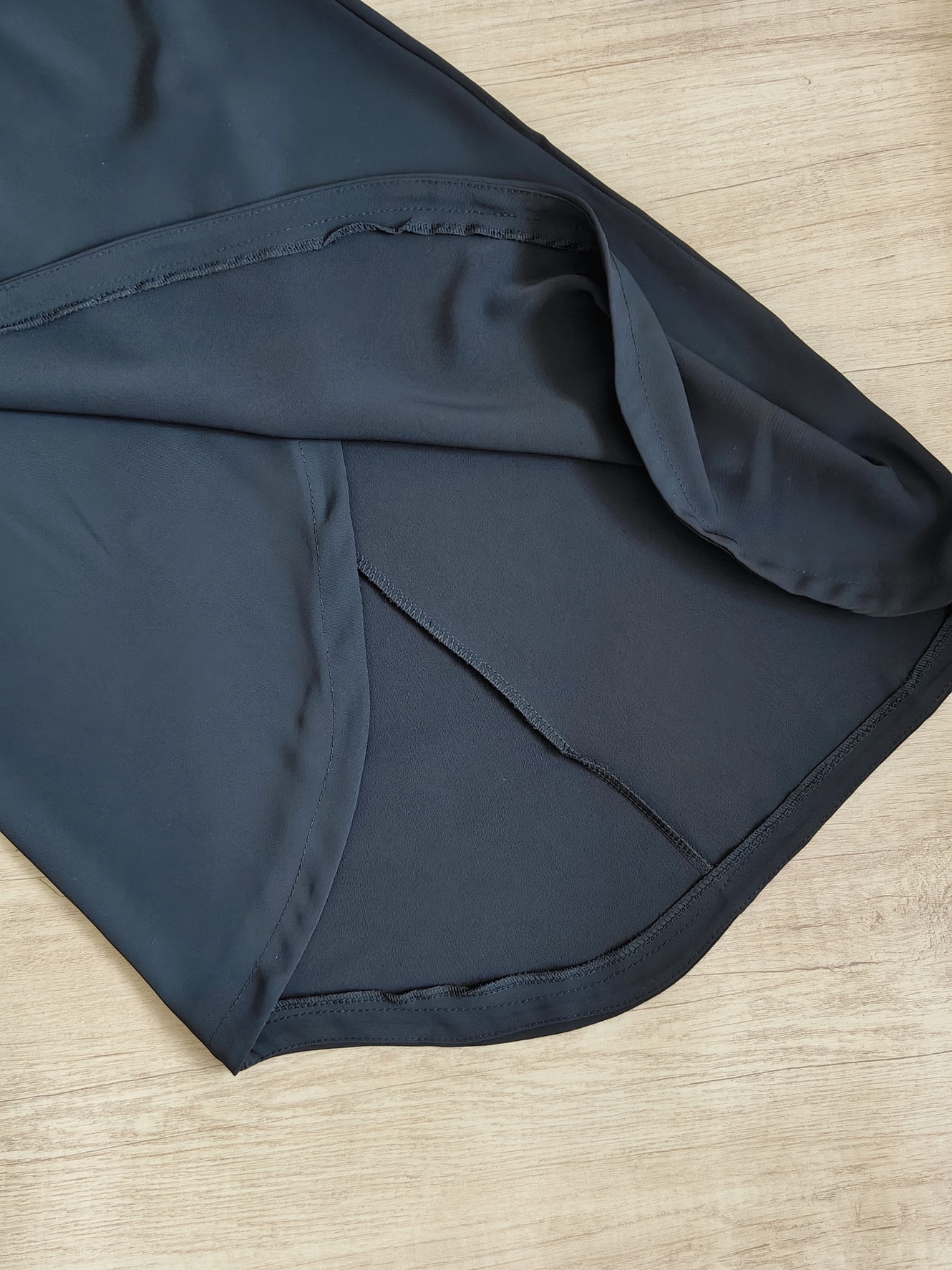 SIGNATURE Asymmetrical Skirt 黑色不规则褶皱半身裙