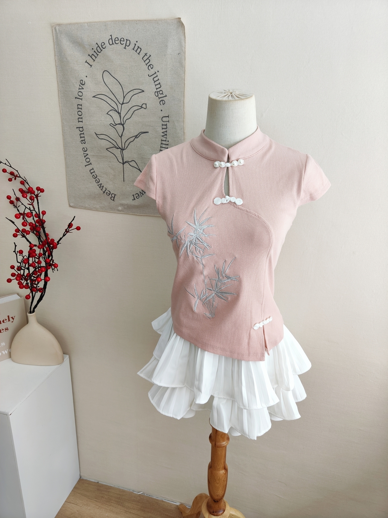[套装] 刺绣中式上衣+百褶裙两件套 Chinese Knot Top & Pleated Skirt Set