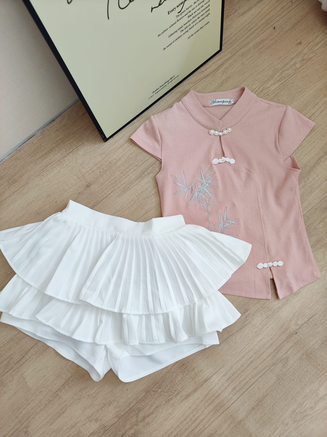 [套装] 刺绣中式上衣+百褶裙两件套 Chinese Knot Top & Pleated Skirt Set
