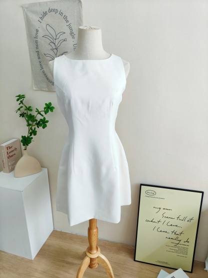 Avenna Round Neck Waist Dress 纯色圆领收腰连身裙*7 Colors