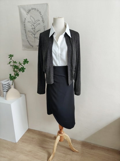 SIGNATURE Asymmetrical Skirt 黑色不规则褶皱半身裙