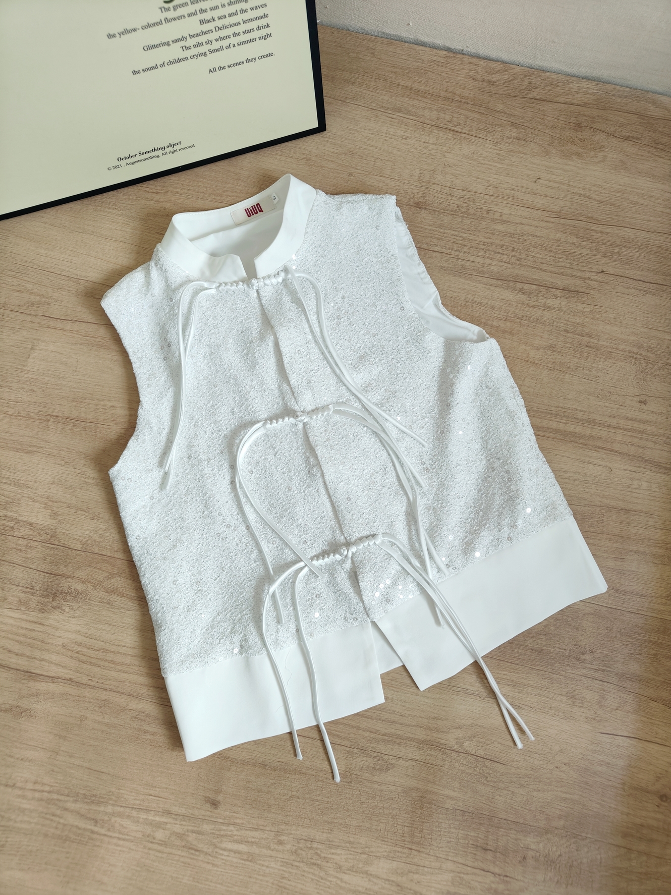 SIGNATURE Sequin Collar Vest 白色立领亮片马甲