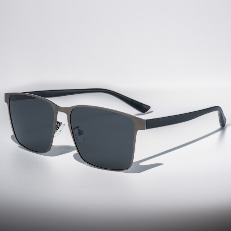 【ผู้ชายเท่ต้องมี】 แว่นกันแดดป้องกันตาน้ำหนักเบา