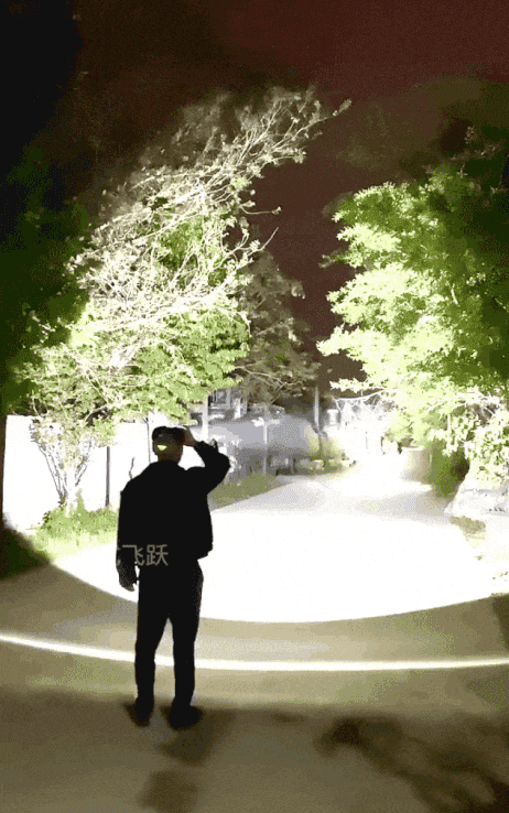 JL-【感应强光爆亮】户外伸缩头戴灯_02-2.gif