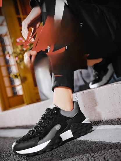 รองเท้าลำลองผ้าใบพื้นยางรุ่นฮิตของผู้ชาย