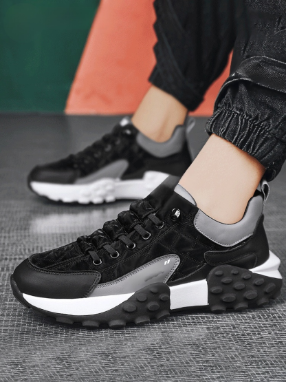 รองเท้าลำลองผ้าใบพื้นยางรุ่นฮิตของผู้ชาย