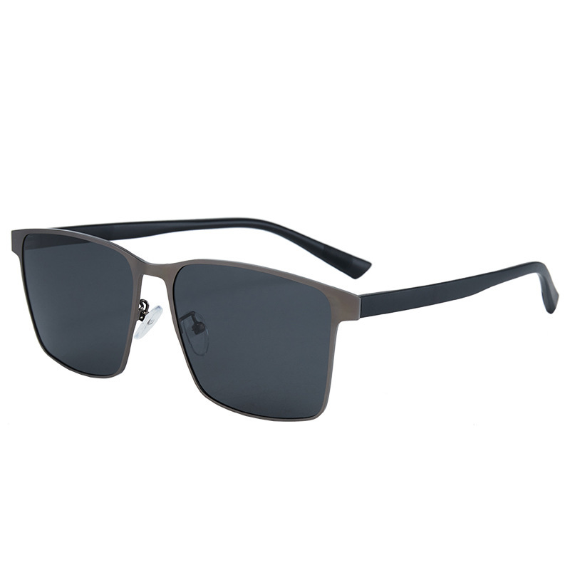 【ผู้ชายเท่ต้องมี】 แว่นกันแดดป้องกันตาน้ำหนักเบา