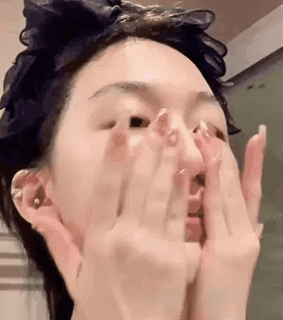 เซรั่มลดริ้วรอยและกระชับผิวหน้า