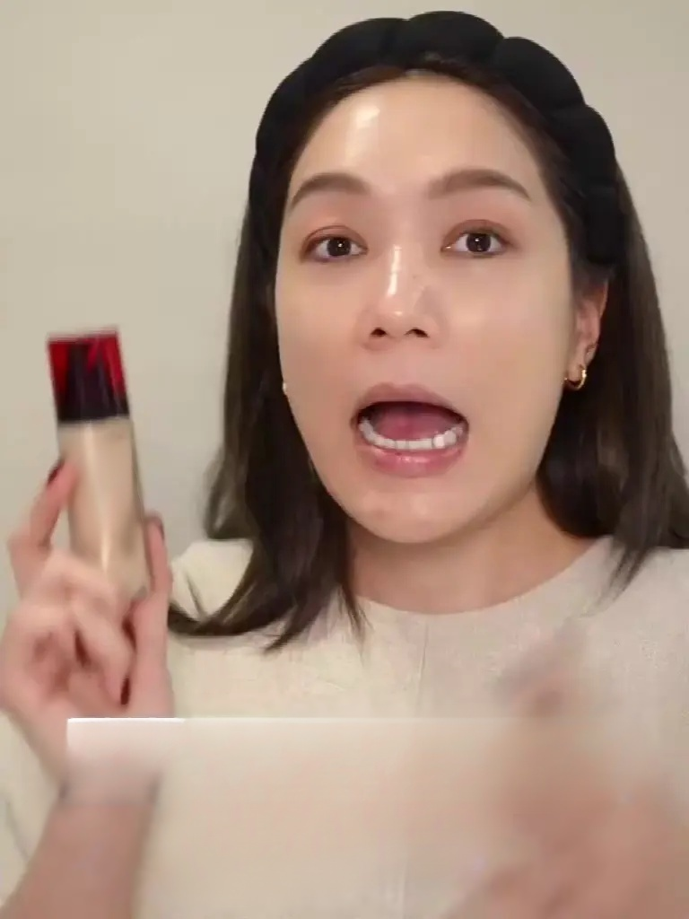 【สิ่งของจำเป็นสำหรับการแต่งรองพื้น】ครีมรองพื้น