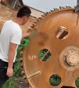 1725606959790594_03.gif