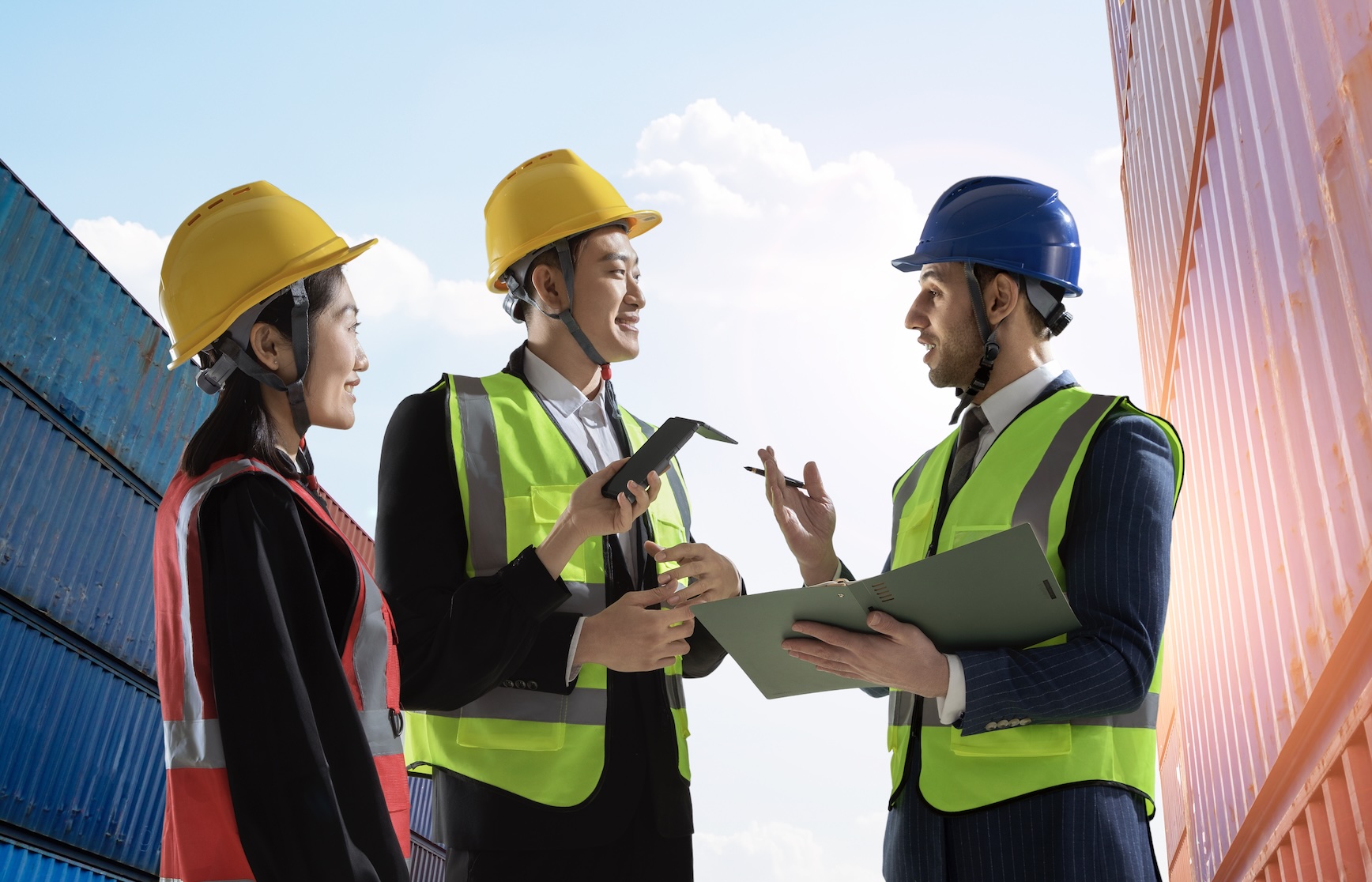 騒がしさの中でも、声だけをクリアに