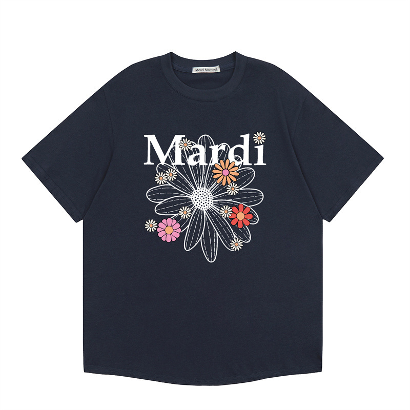 เสื้อพิมพ์ลายดอกเดซี่และดัชชุนด์