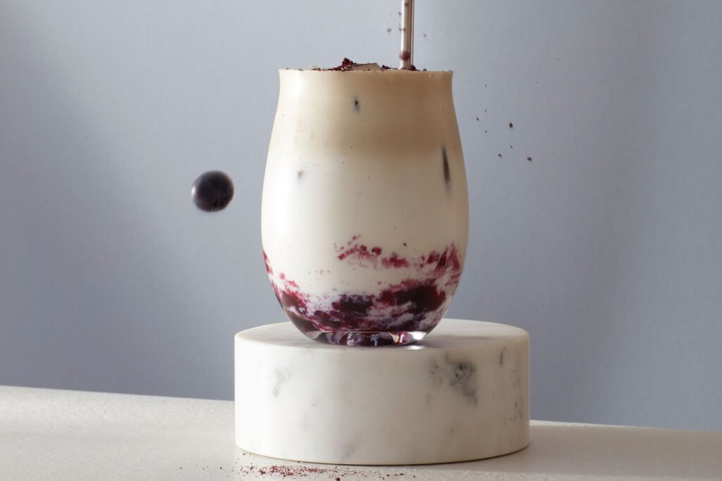 Iced Blueberry Hojicha Latte