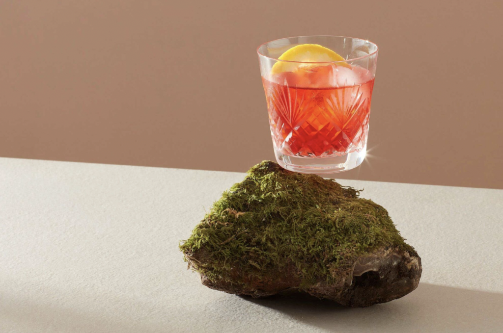 AVANTCHAs Organic Wuyi Oolong in our Organic Wuyi Oolong Negroni tea cocktail 