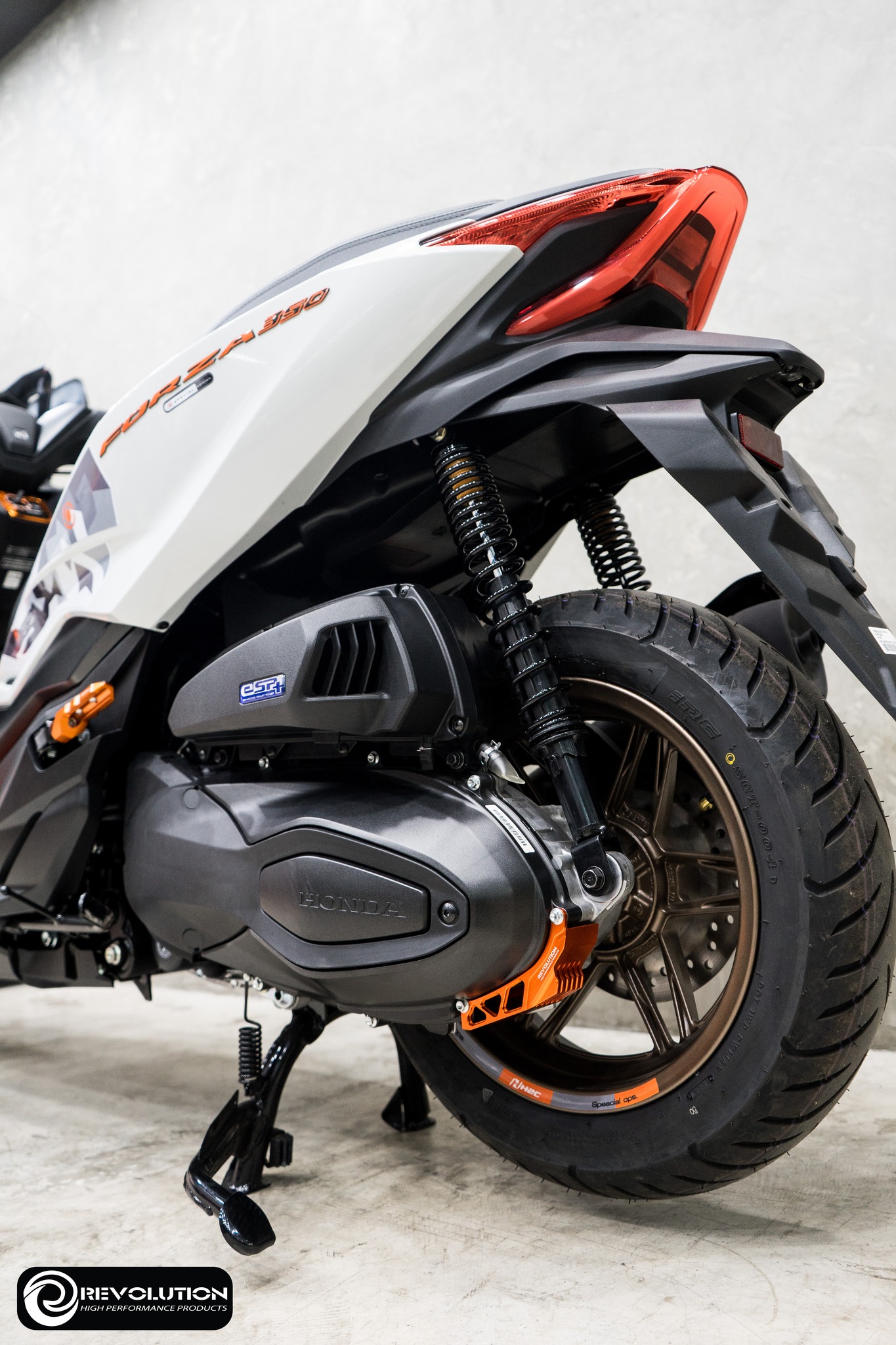 แผ่นดักฝุ่น REVOLUTION FORZA-350