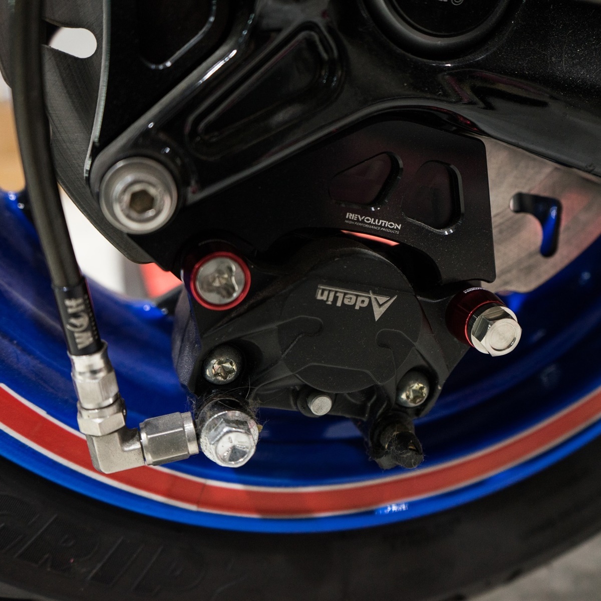 ชุดน็อตกันขโมย ปั้มเบรค Brembo2P REVOLUTION M8x20mm. GIORNO+(ใช้ร่วมกับขาจับปั้มเบรคหลัง PCX-160)
