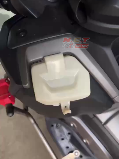 ฝาปิดที่เก็บของ N-MAX 2025 แบบมีตะขอ ฝาปิดเก๊ะ Nmax  ปี 2025
