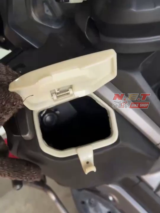 ฝาปิดที่เก็บของ N-MAX 2025 แบบมีตะขอ ฝาปิดเก๊ะ Nmax ปี 2025