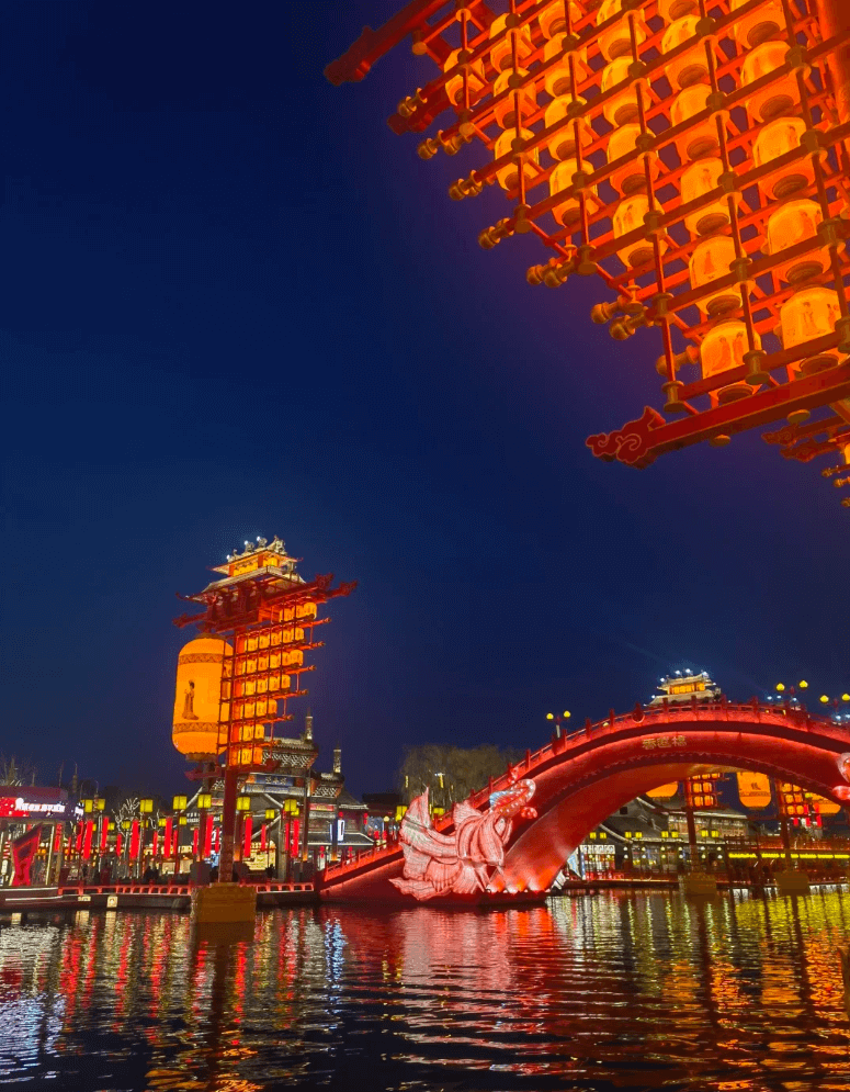 大唐不夜城 ── 輝く灯りが織りなす、夢の盛唐世界へタイムスリップ